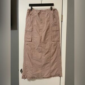 Wallflower Women's Maxi Skirt in Taupe, size Small 
Looks new 🤎